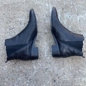 Marc fisher Yale pointy toe Chelsea bootie black Size 8